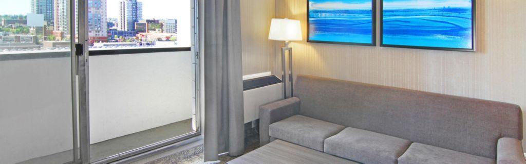 Holiday Inn Express And Suites Calgary By Ihg מראה חיצוני תמונה