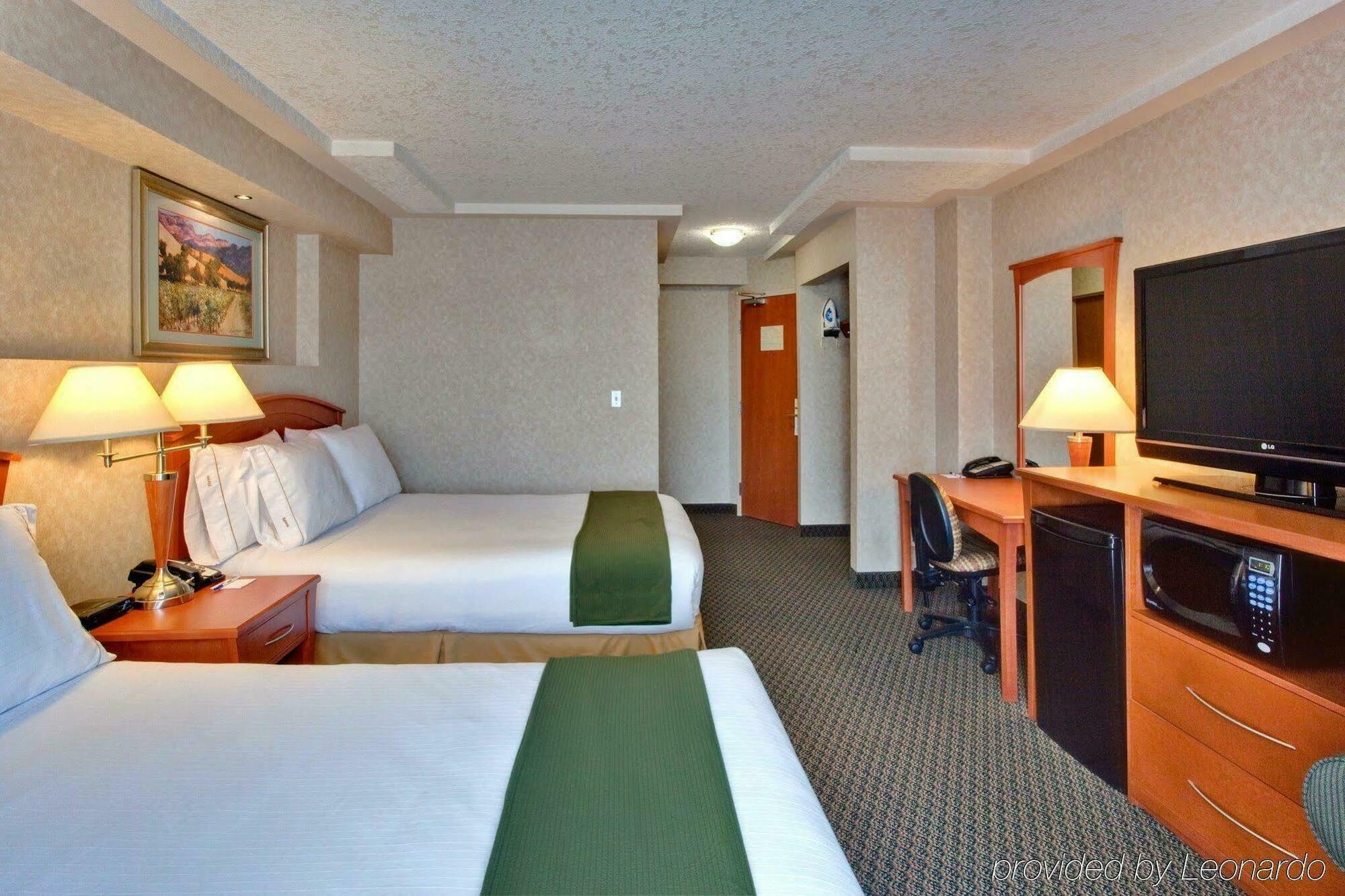 Holiday Inn Express And Suites Calgary By Ihg מראה חיצוני תמונה