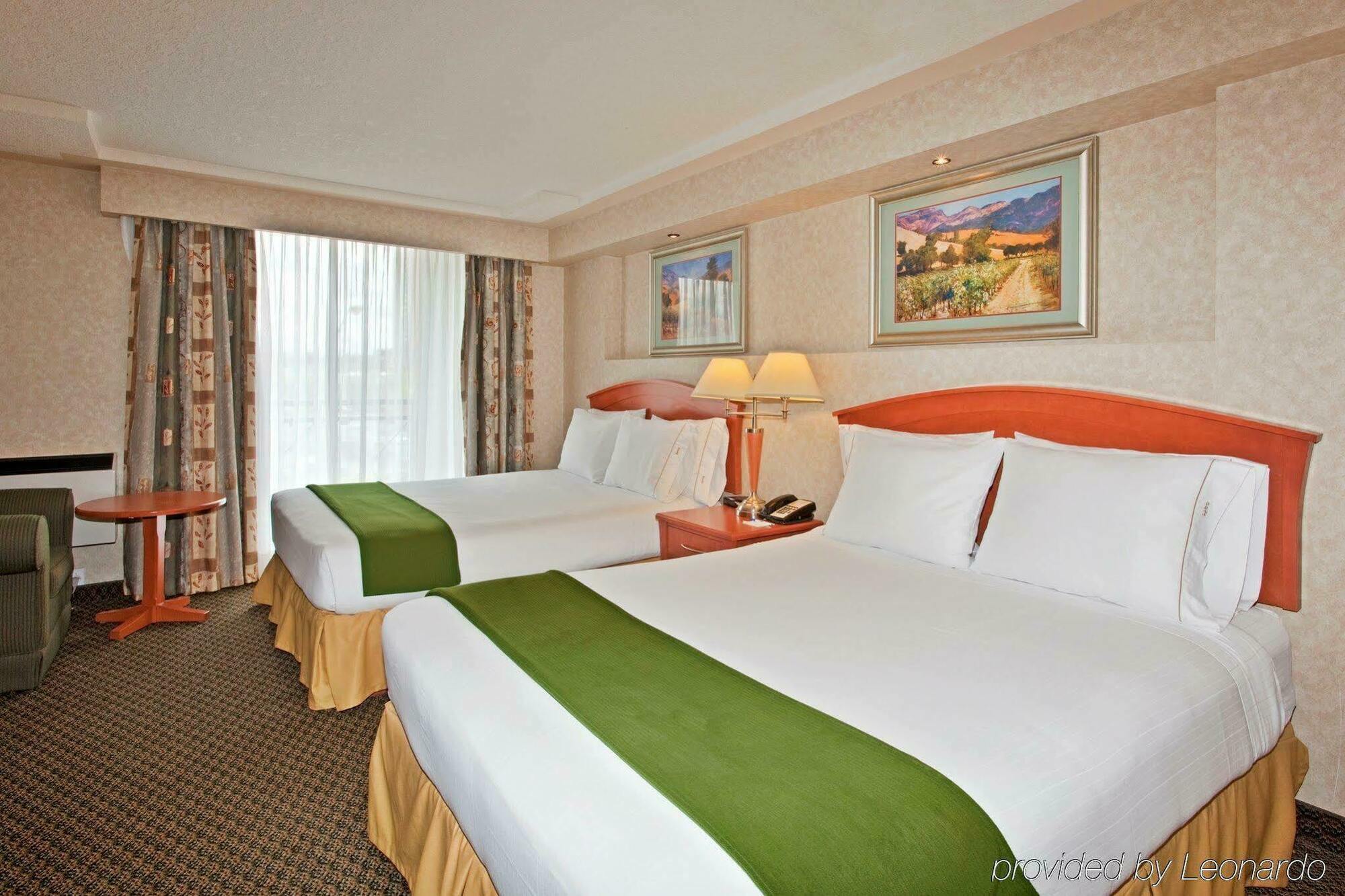 Holiday Inn Express And Suites Calgary By Ihg מראה חיצוני תמונה